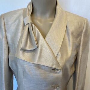 Suit Studio Lush Gardens Champagne 2pc suit NWT